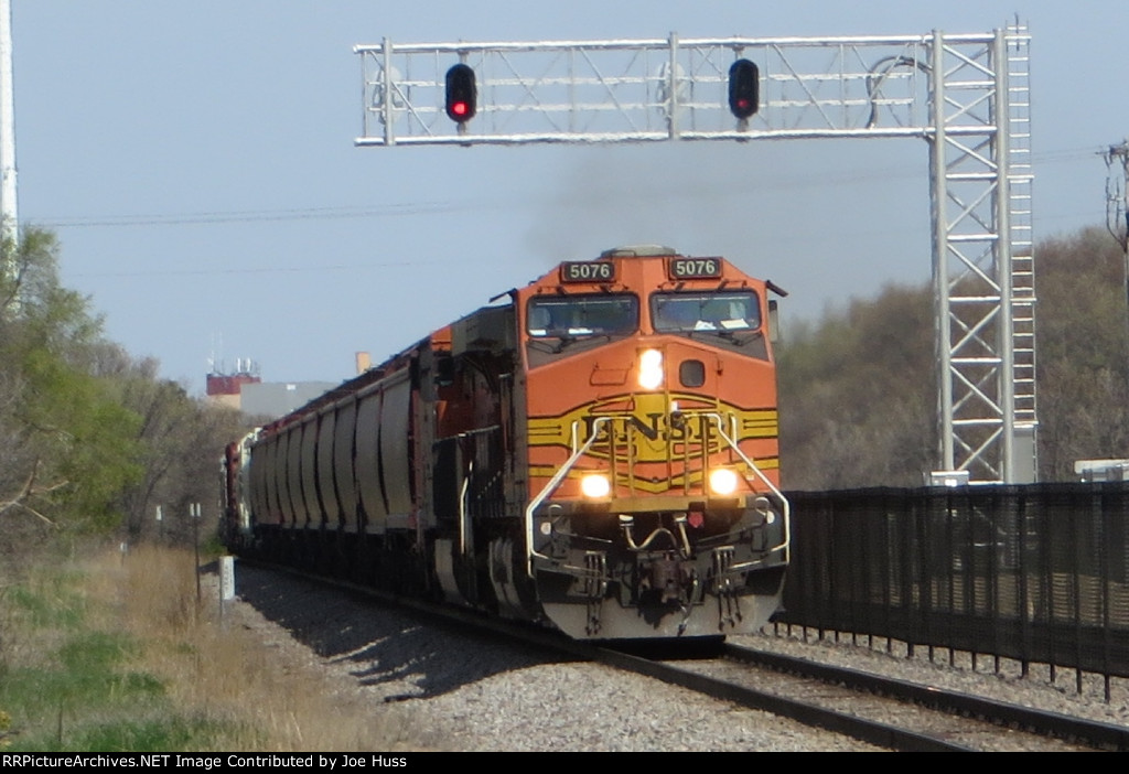 BNSF 5076 East